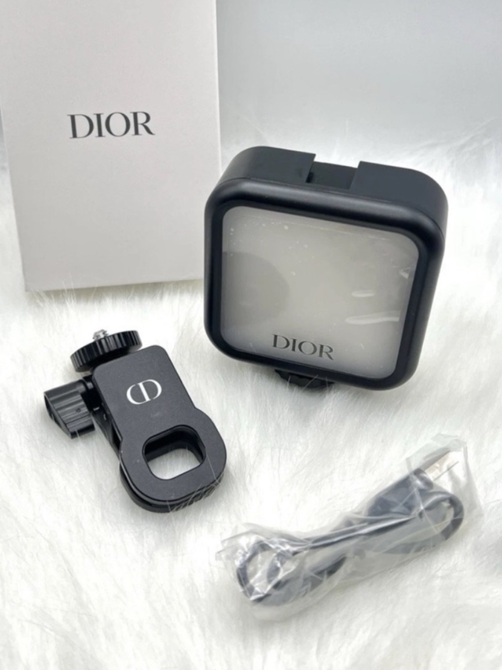 Dior Beauty Selfie Light Phone Accessory (For Photos Videos Lives etc) - Picture 3 of 9